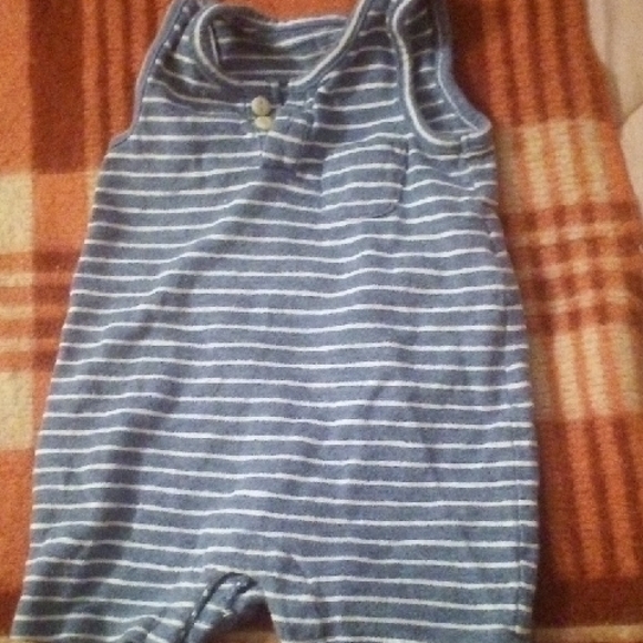 Old Navy Light Gray Kids Bodysuit - Picture 7 of 8